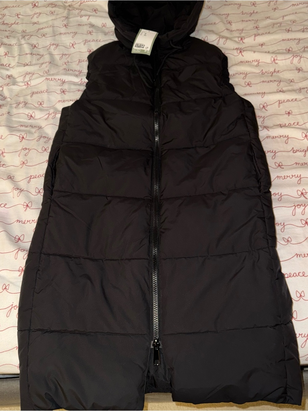 H&M Long puffer vest size XS runs big New